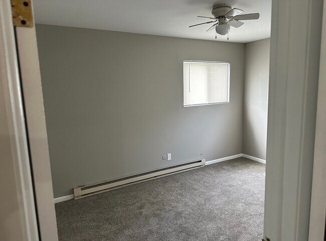 Building Photo - 24027 W Hazelcrest Dr