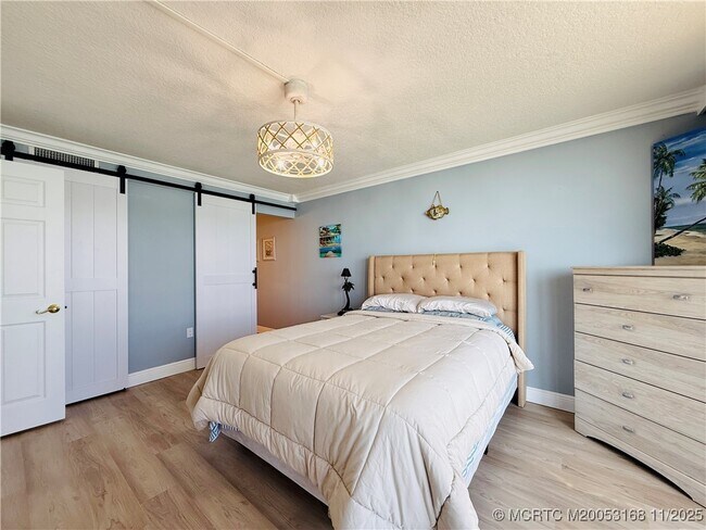 Building Photo - 10680 S Ocean Dr