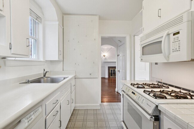 Building Photo - 5008 44th St NW