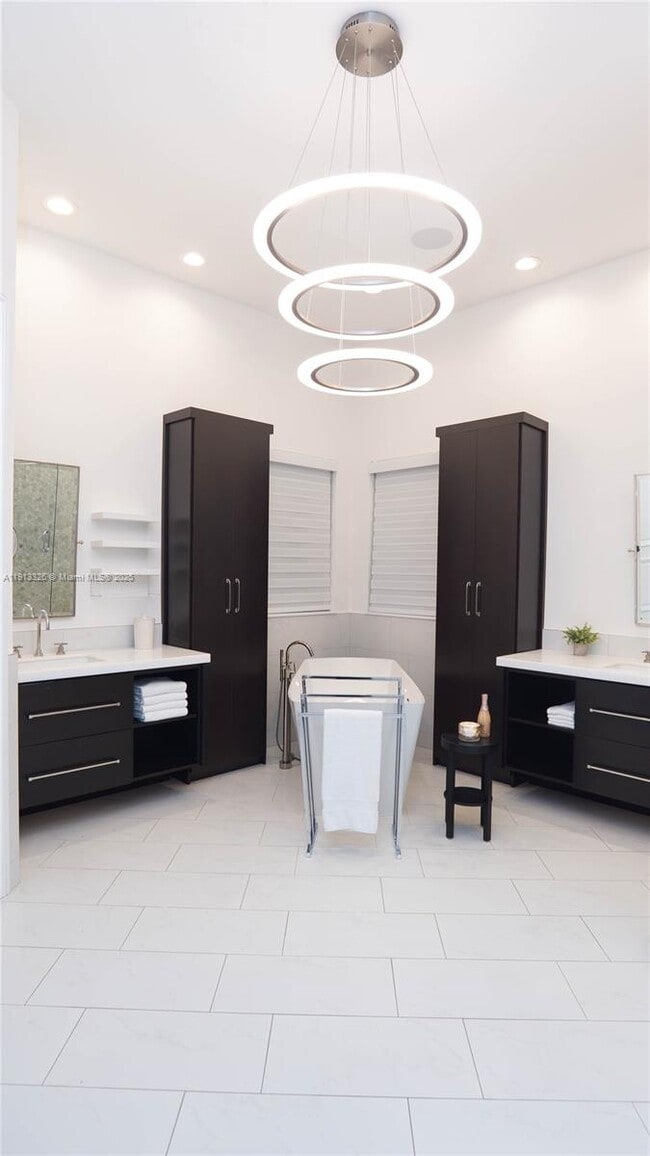 Building Photo - 959 Eve St