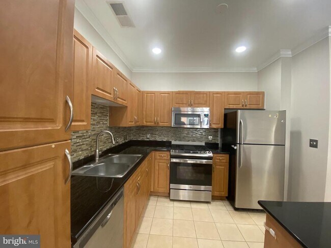 Building Photo - 12929 Centre Park Cir