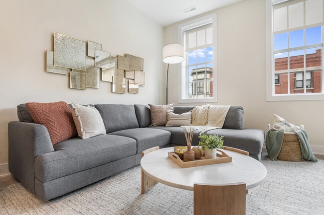 Building Photo - 3924 N Lincoln Ave