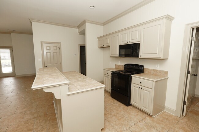 Building Photo - 9052 Winding Lake Ave