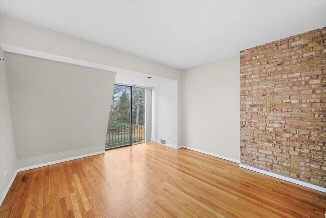 Building Photo - 406 S Lageschulte St