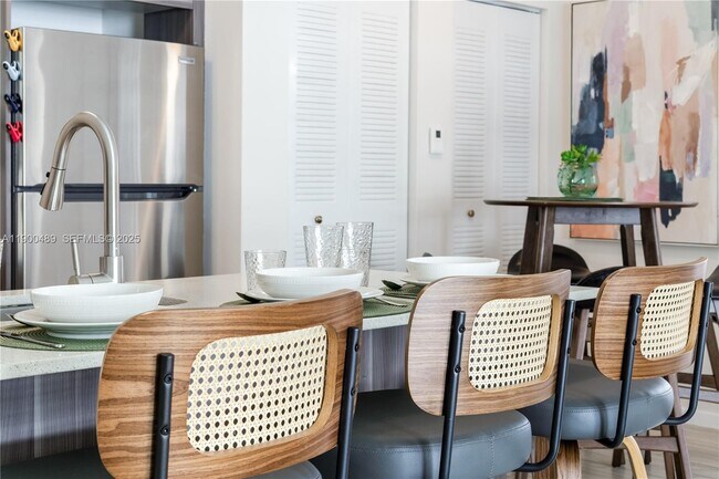 Building Photo - 481 NE 29th St