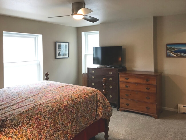 Bedroom - 1105 N Sherman St