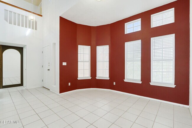 Building Photo - 10925 Loma Alta Pl