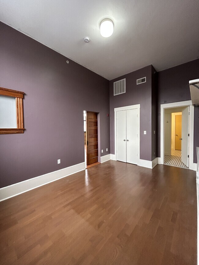 Building Photo - 28 Adams St