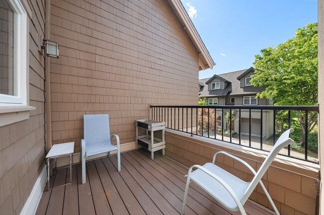 Building Photo - 10251 NW Village Heights Dr