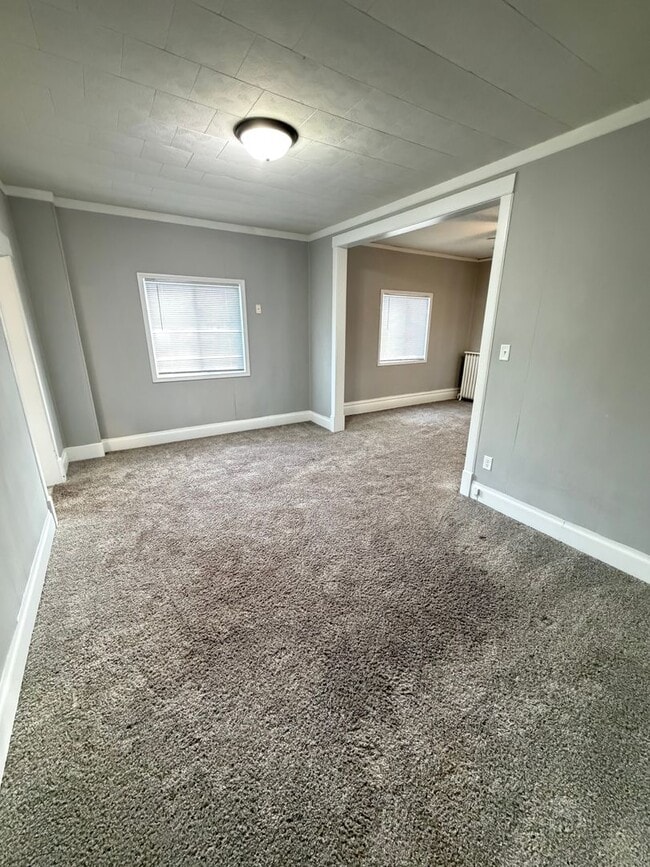 Building Photo - AVAILABLE February - 3 Bedroom, 1 Bath in Superior - Just Listed!