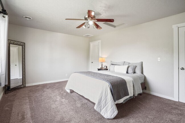 Building Photo - 4bd/2.5ba South Boise Home w/3-Car Garage!