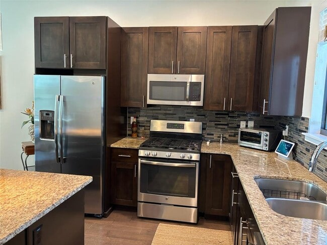 Building Photo - 130 8th St N