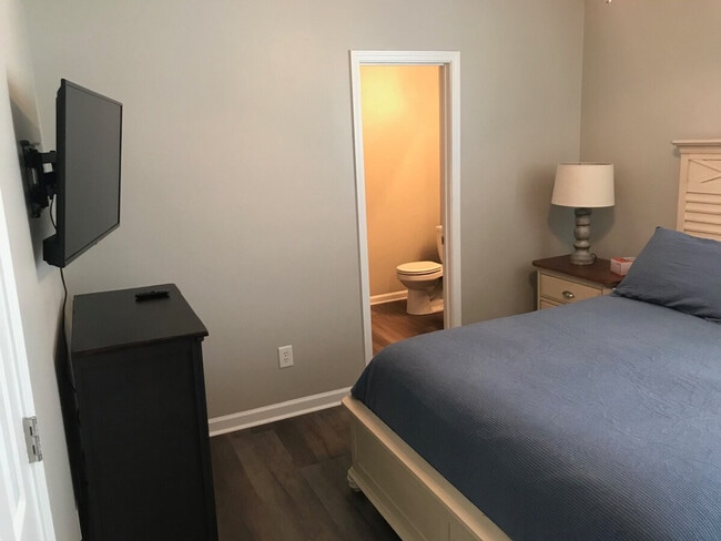 Building Photo - 327 Hidden Creek Ln