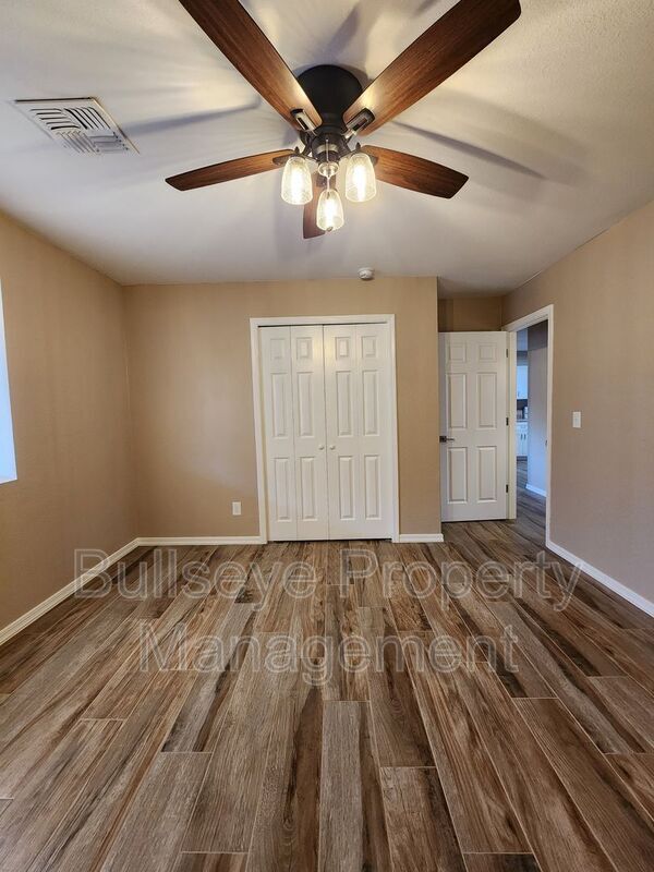 Building Photo - 143 S Doran