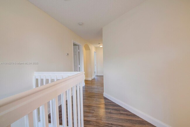 Building Photo - 15711 SW 53rd Ct