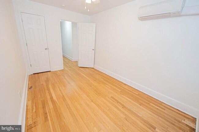 Building Photo - 308 N Division St