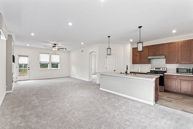 Building Photo - Short Term New Construction Townhouse for rent! Rental tell the end of May