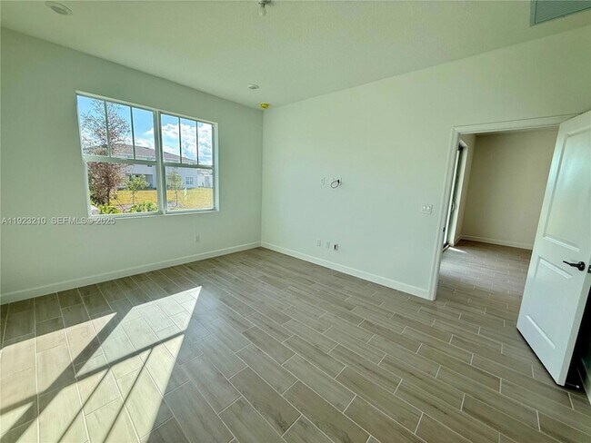 Building Photo - 19600 Whispering Crk Rd