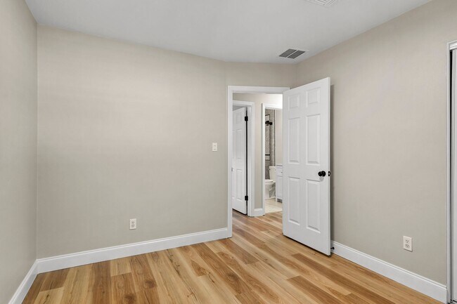 Building Photo - Renovated Winter Park Pines Home for Lease