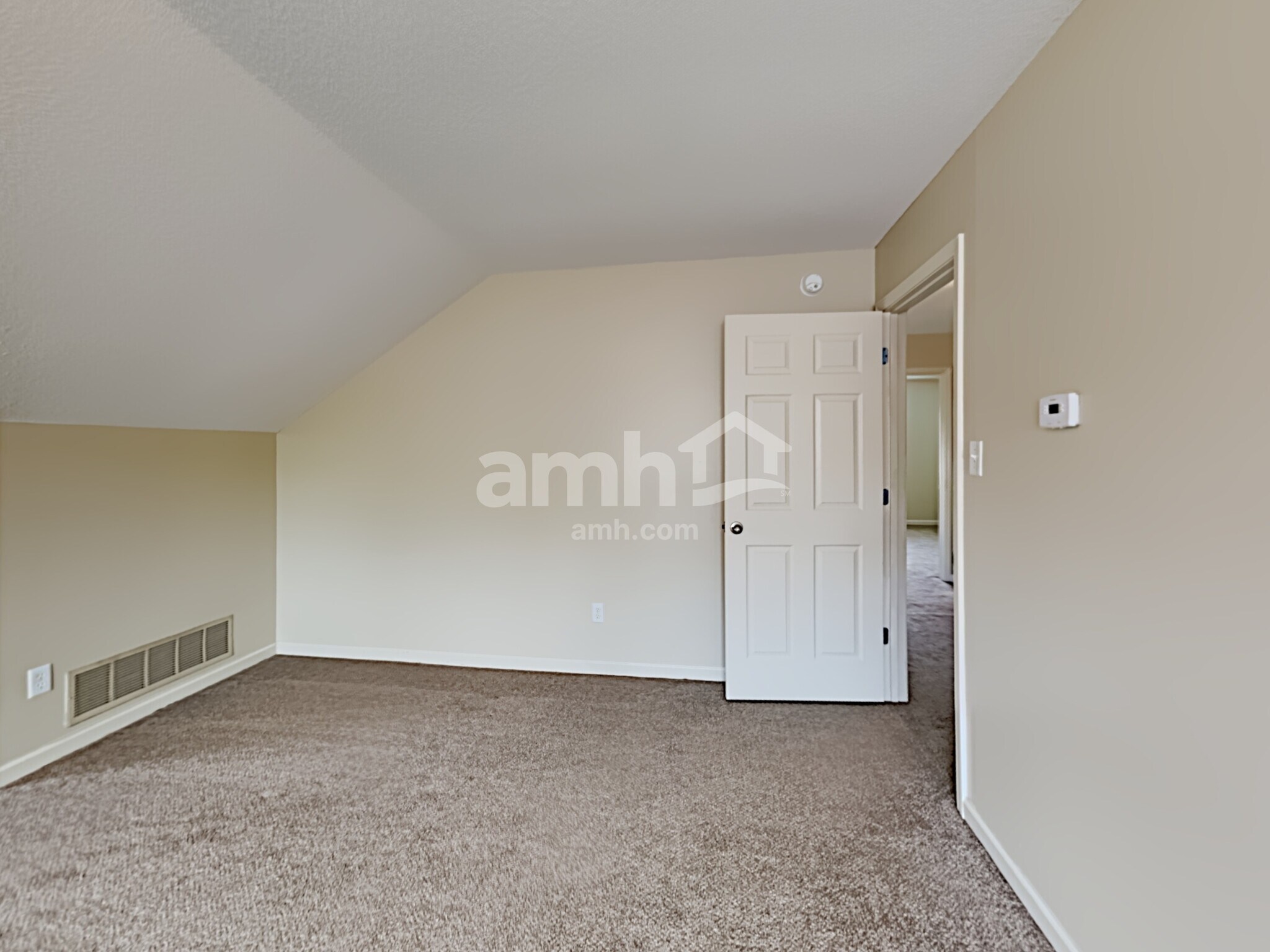 Building Photo - 6620 Hollister Ln