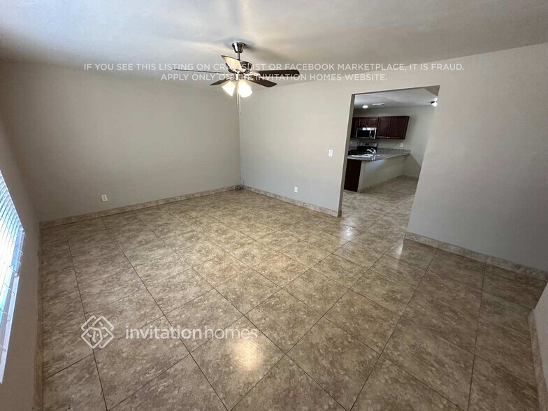 Building Photo - 2211 W Palo Verde Dr