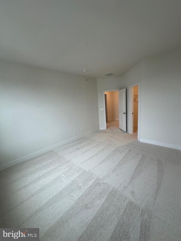 Building Photo - 43324 Farringdon Sq