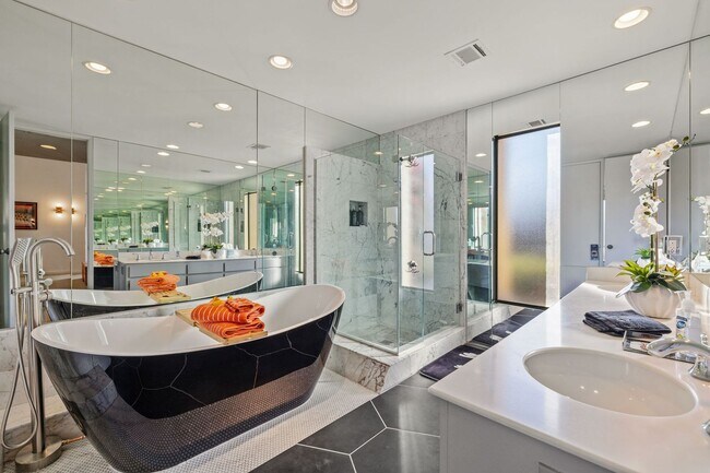 Building Photo - Mountain View Retreat in Palm Springs