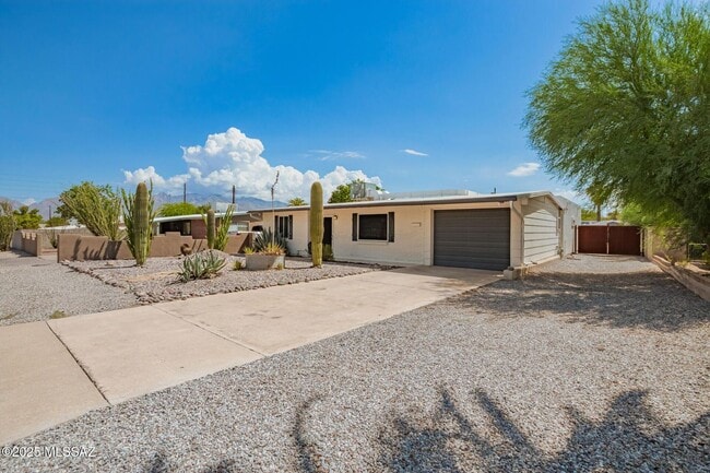 Building Photo - Charming 3bed/2 bath home located in the heart of Tucson, just minutes from the University of Ari...