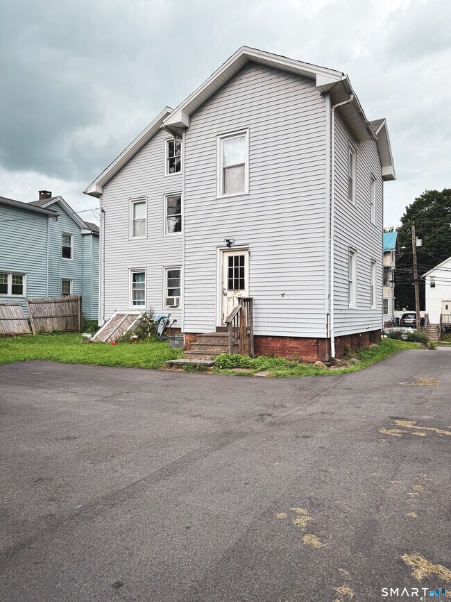 Building Photo - 18 S 1st St
