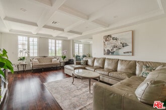 Building Photo - 1835 Pandora Ave