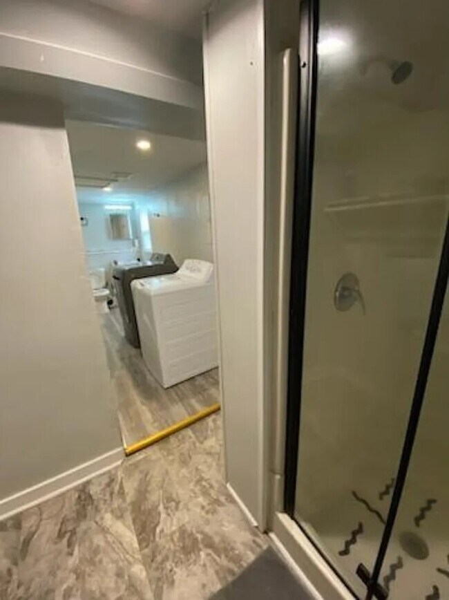 Building Photo - 221-233 Washington