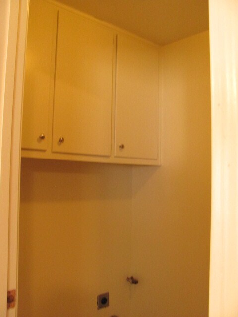 Building Photo - NE ENCHANTED MESA 3/BD 2/BA 2/CG