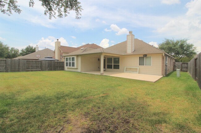 Building Photo - 21011 Blue Topaz Dr