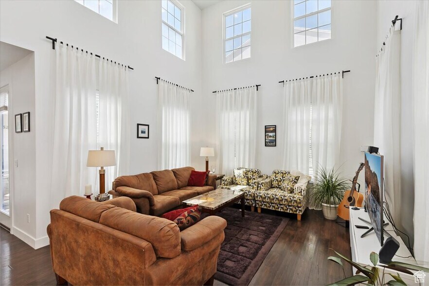 Building Photo - 10606 S Redknife Dr