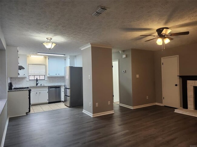 Building Photo - 463 Durden Rd