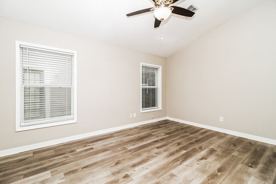 Building Photo - 2120 Old S Ln