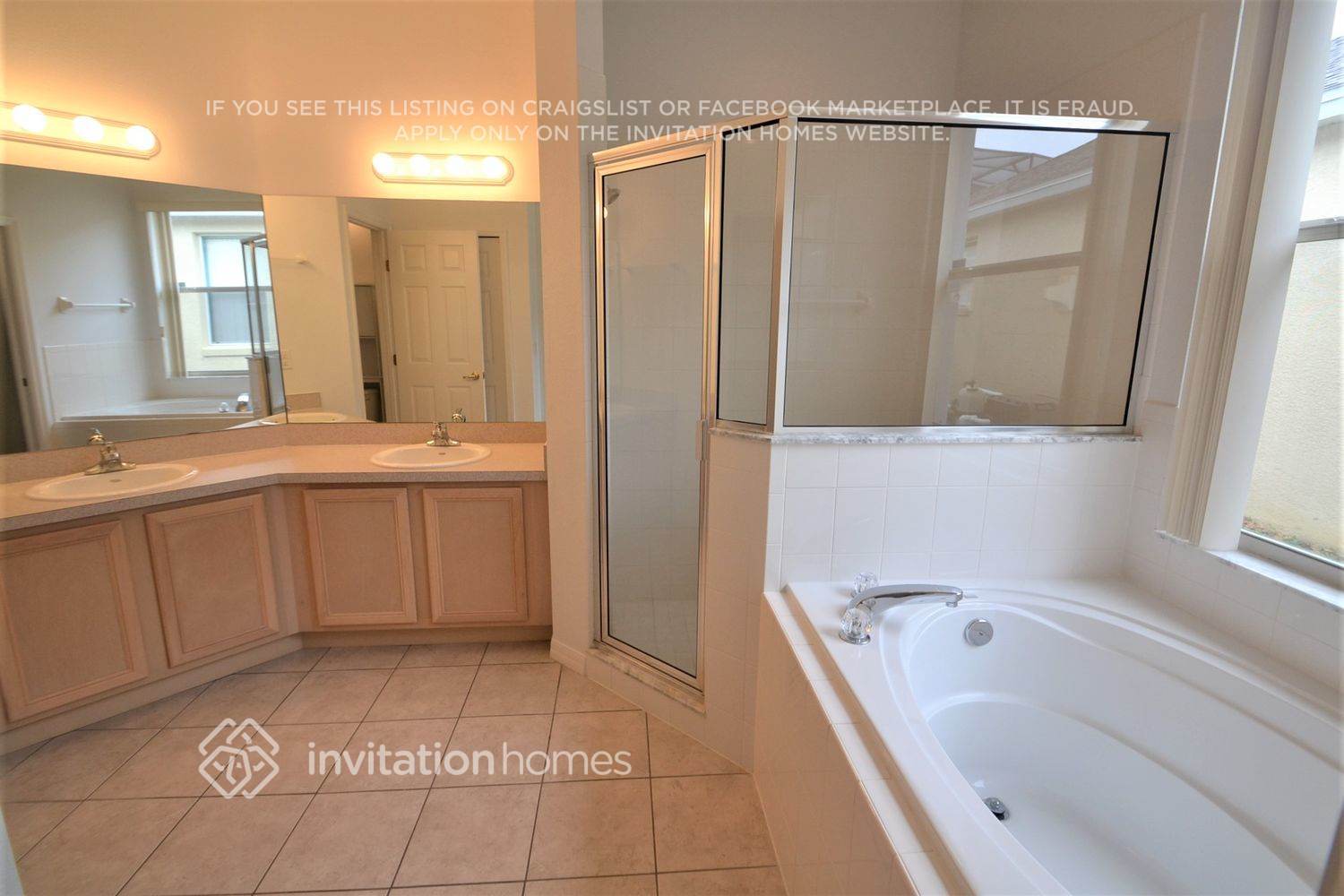Building Photo - 653 Orista Dr