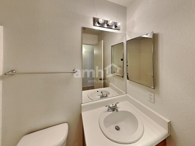 Building Photo - 8708 E Crescent Ave