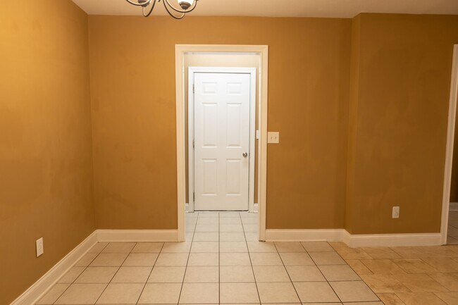 Dining room to laundry room - 3800 Duncan Rd