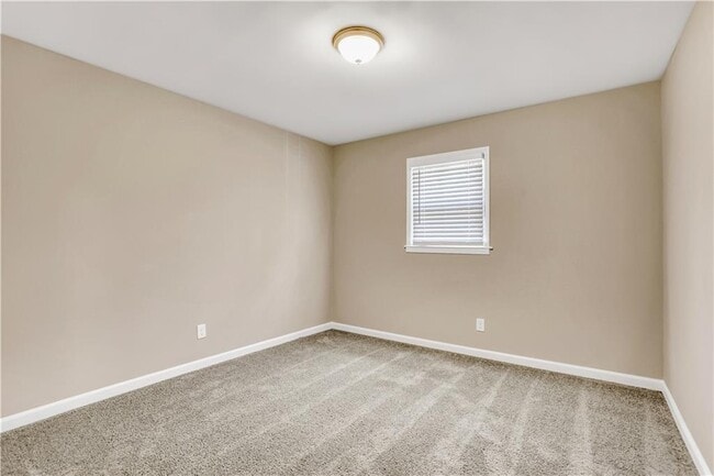 Building Photo - 4952 Pebblebrook Dr