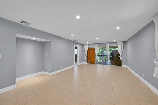 Building Photo - 1501 NW 13th St
