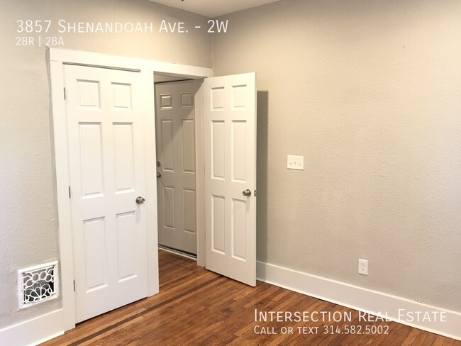 Building Photo - Beautifully Updated 2bd/1.5ba Apartment in...