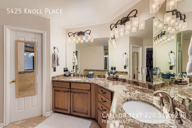 Building Photo - 5425 E Knoll Pl