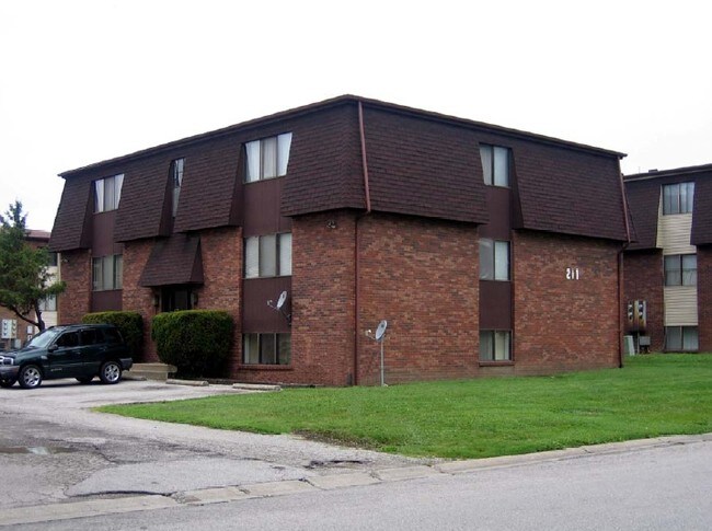 Primary Photo - 211 Freedom Dr
