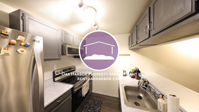 Primary Photo - 2 Bed 2.5 Bath - Excellent Condition - Pet Friendly - NAS Whidbey