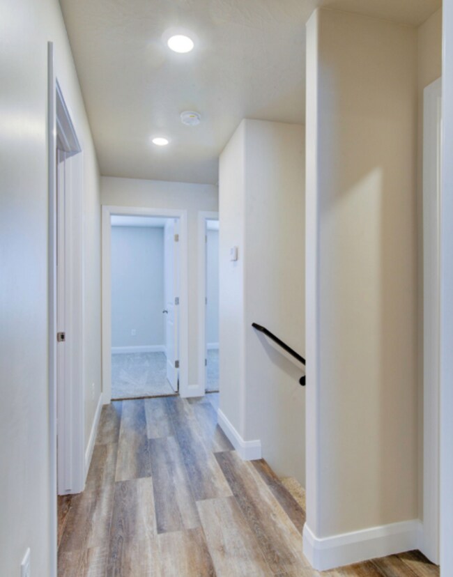 Building Photo - Brand new 3 bedroom, 2.5 bath townhome in Cedar City