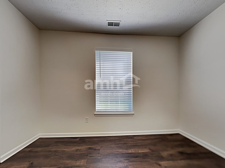 Building Photo - 6917 Merryhill Dr