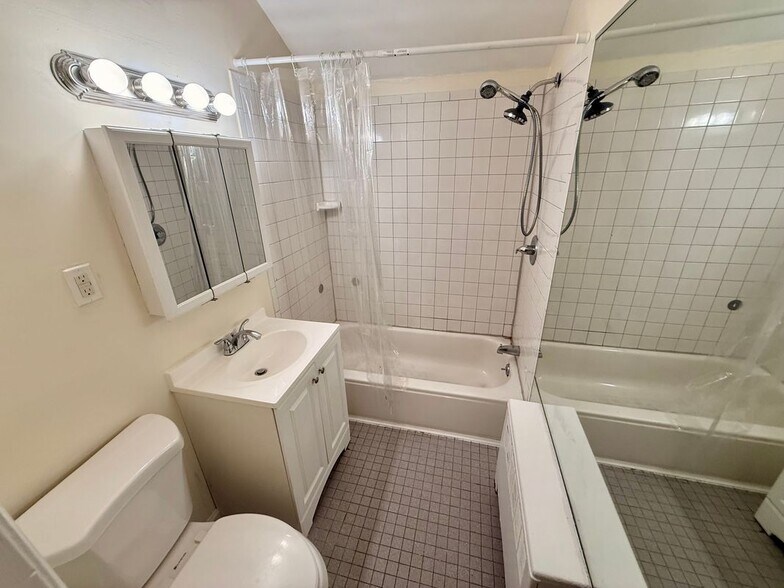 Building Photo - 203 Berkshire Dr