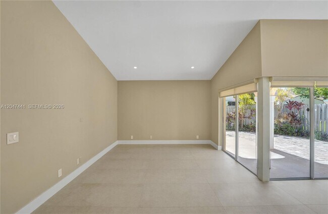 Building Photo - 1361 Springside Dr
