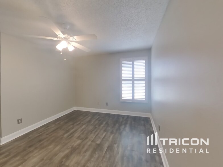 Building Photo - 2421 Arborwood Dr